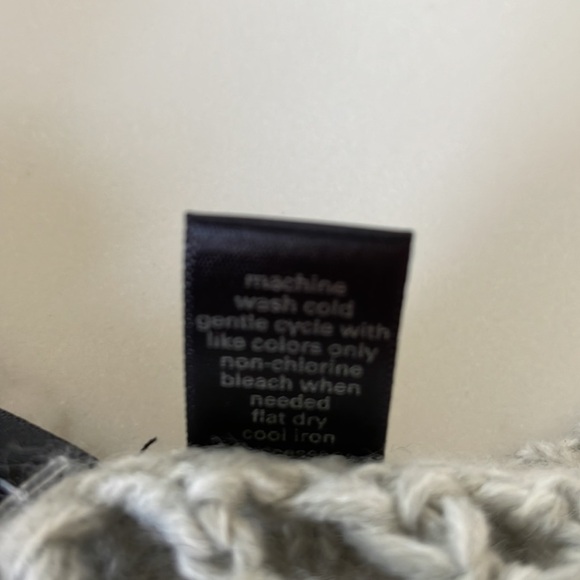 NWT FULL TILT sweater size S grey crochet longsleeve crewneck knit - Picture 6 of 6